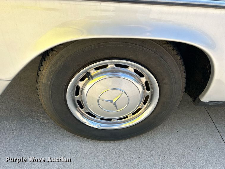 image for item DR4695 1974 Mercedes Benz 280C