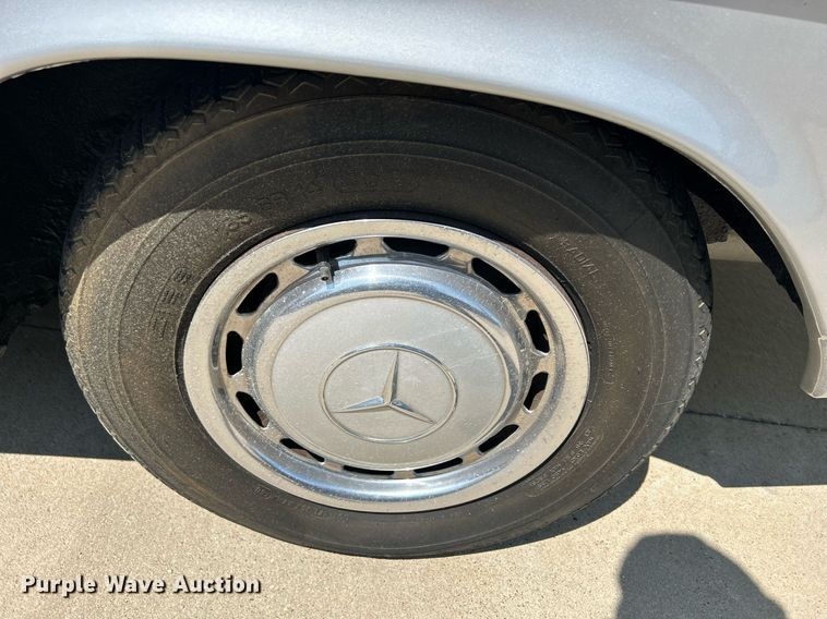 image for item DR4695 1974 Mercedes Benz 280C