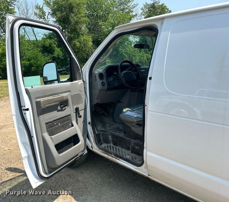 image for item DR4710 2009 Ford E150  van