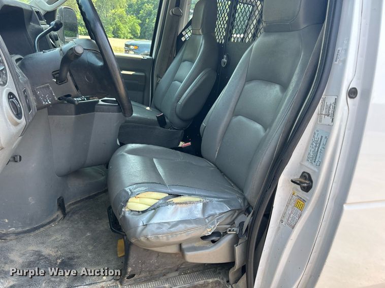 image for item DR4710 2009 Ford E150  van