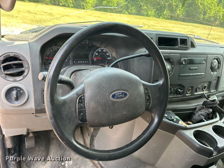 image for item DR4710 2009 Ford E150  van