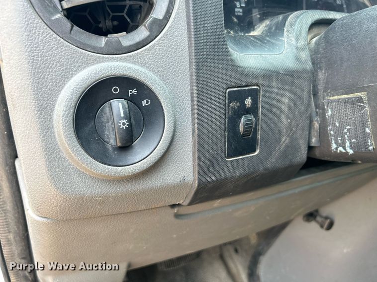 image for item DR4710 2009 Ford E150  van