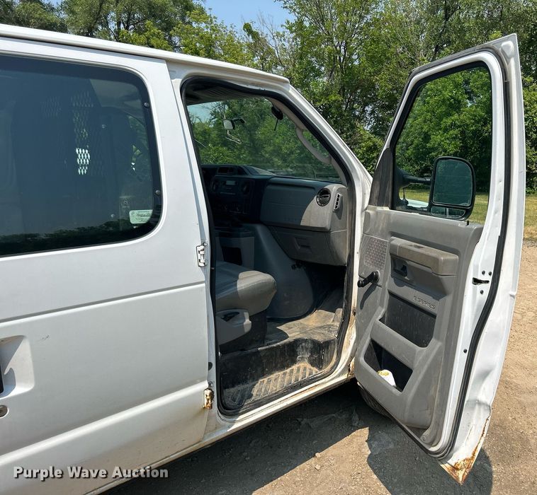 image for item DR4710 2009 Ford E150  van