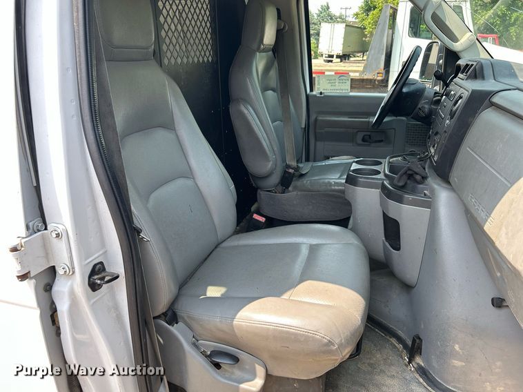 image for item DR4710 2009 Ford E150  van