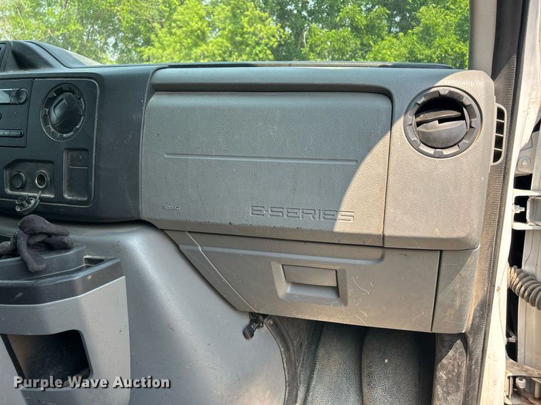 image for item DR4710 2009 Ford E150  van