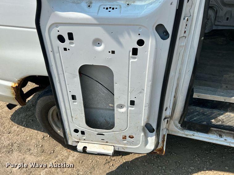 image for item DR4710 2009 Ford E150  van