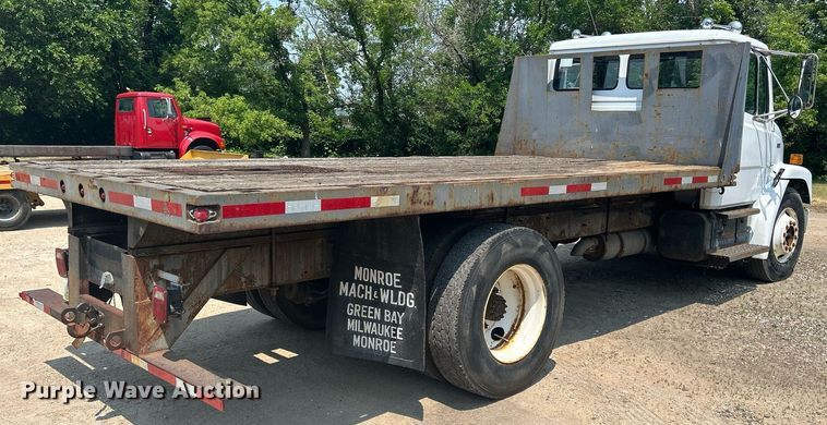image for item DR4711 1997 Freightliner FL70  flatbed truck