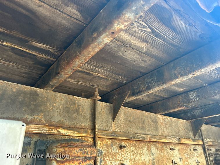 image for item DR4711 1997 Freightliner FL70  flatbed truck