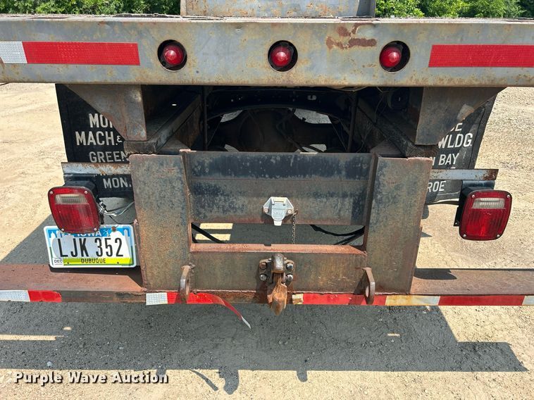 image for item DR4711 1997 Freightliner FL70  flatbed truck