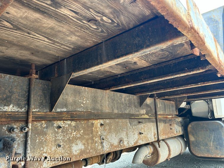 image for item DR4711 1997 Freightliner FL70  flatbed truck