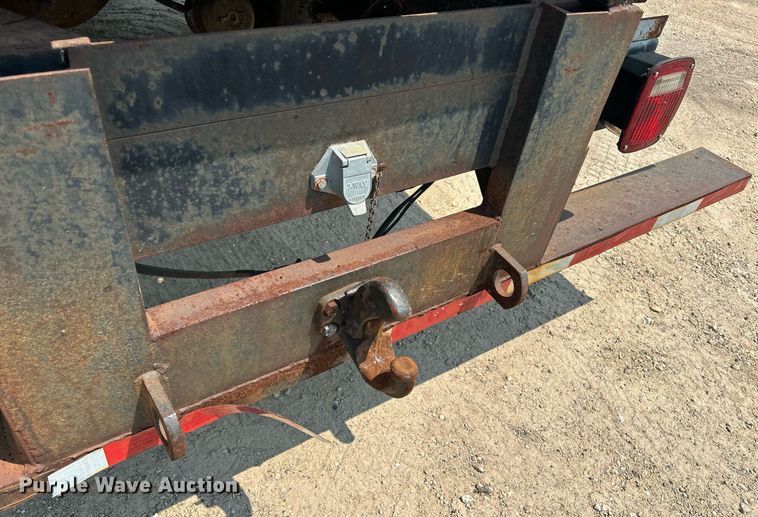 image for item DR4711 1997 Freightliner FL70  flatbed truck