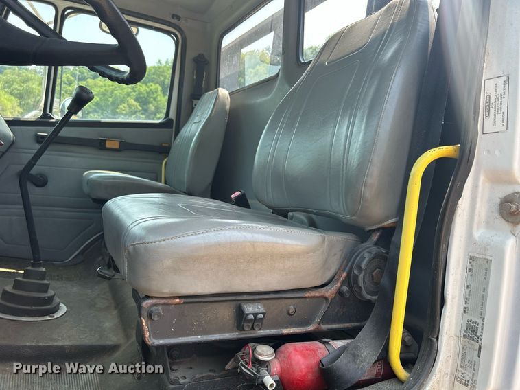 image for item DR4711 1997 Freightliner FL70  flatbed truck