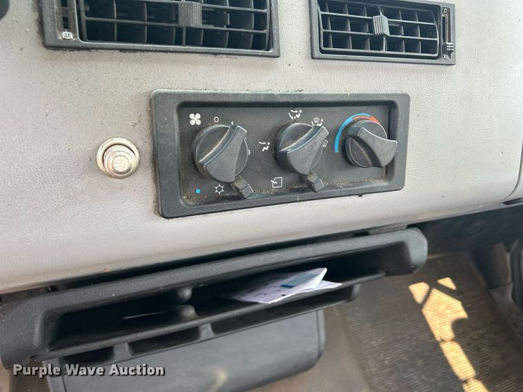 image for item DR4711 1997 Freightliner FL70  flatbed truck