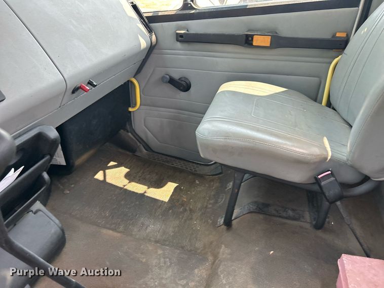 image for item DR4711 1997 Freightliner FL70  flatbed truck