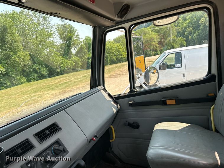 image for item DR4711 1997 Freightliner FL70  flatbed truck