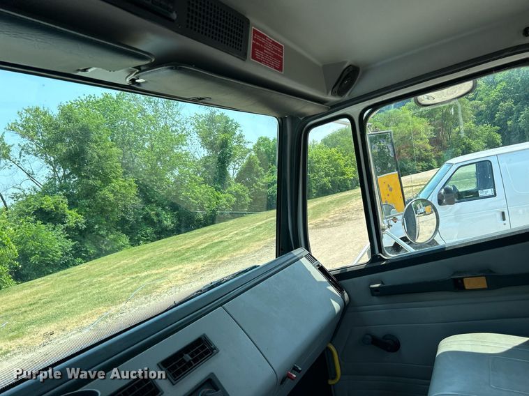 image for item DR4711 1997 Freightliner FL70  flatbed truck