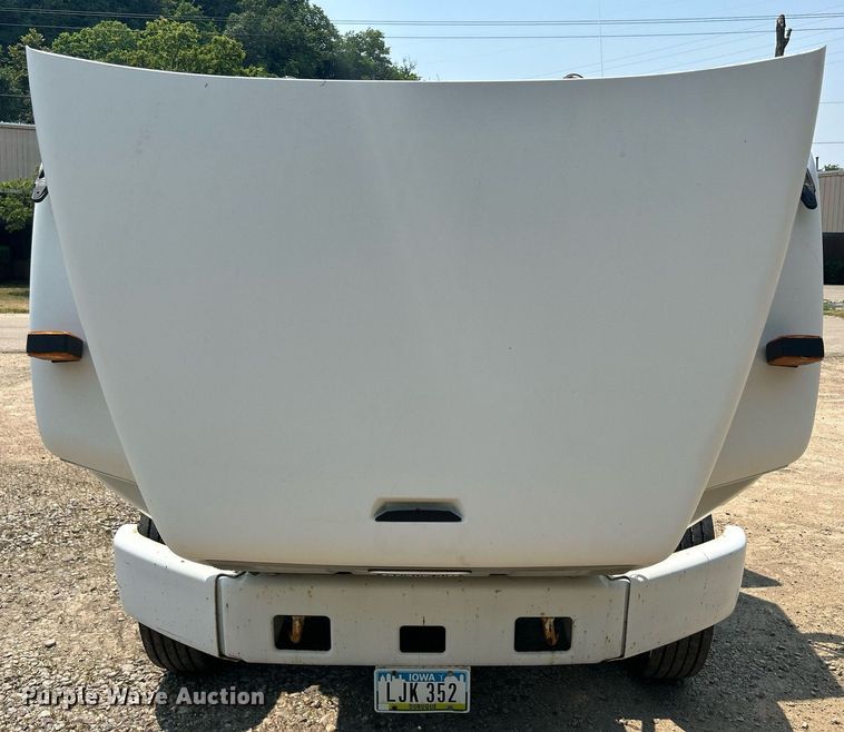 image for item DR4711 1997 Freightliner FL70  flatbed truck