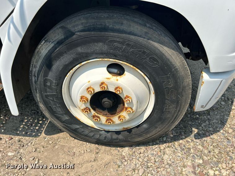 image for item DR4711 1997 Freightliner FL70  flatbed truck