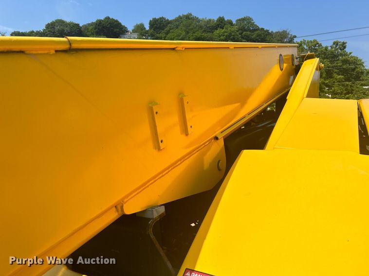 image for item DR4714 2007 Haulotte HB62  boom lift