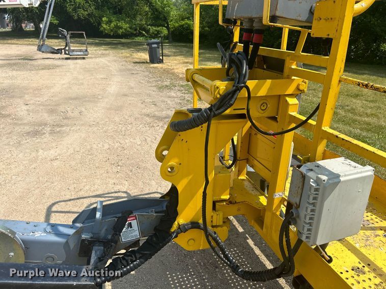 image for item DR4714 2007 Haulotte HB62  boom lift