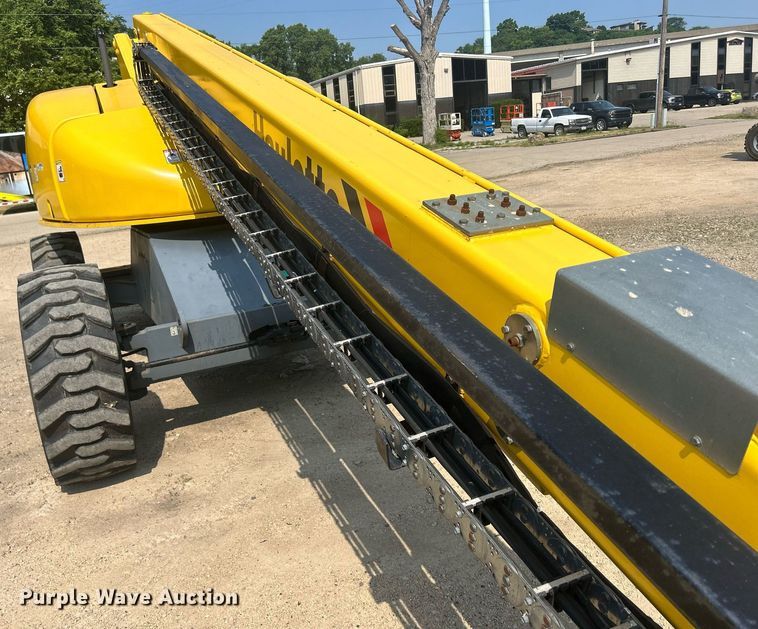 image for item DR4714 2007 Haulotte HB62  boom lift