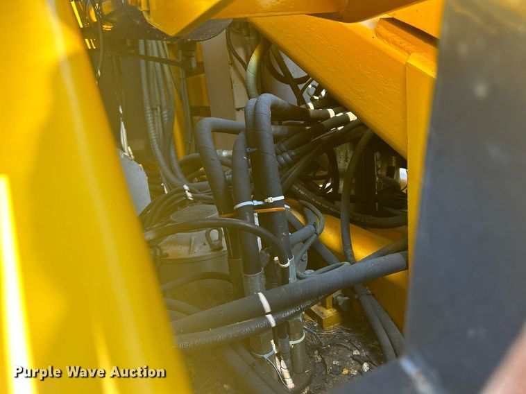 image for item DR4714 2007 Haulotte HB62  boom lift