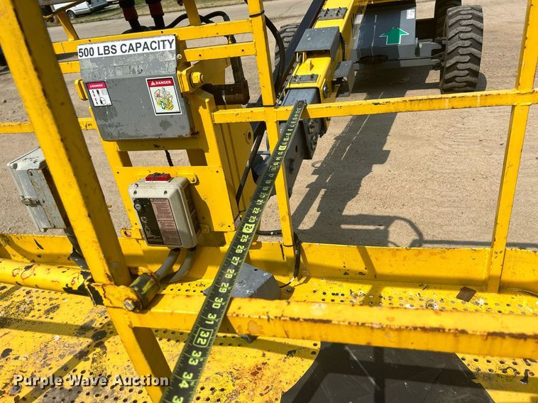 image for item DR4714 2007 Haulotte HB62  boom lift