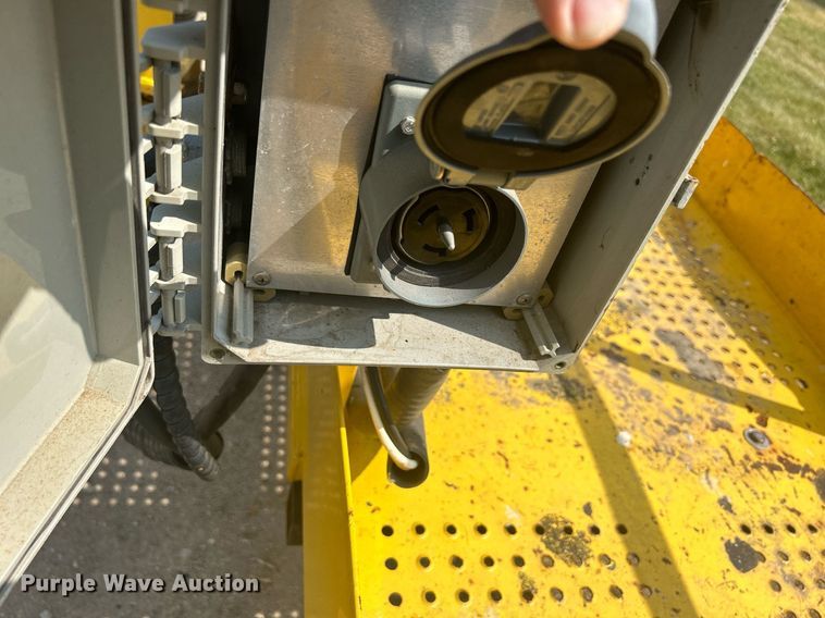 image for item DR4714 2007 Haulotte HB62  boom lift