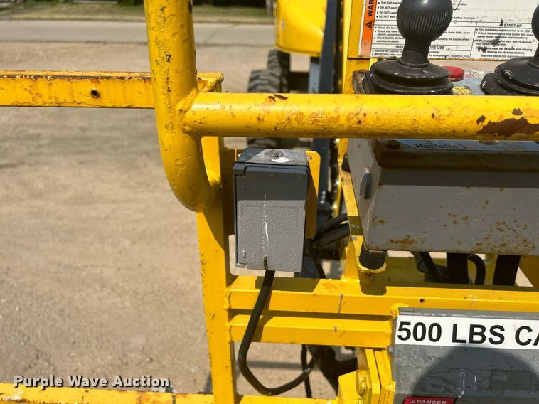 image for item DR4714 2007 Haulotte HB62  boom lift