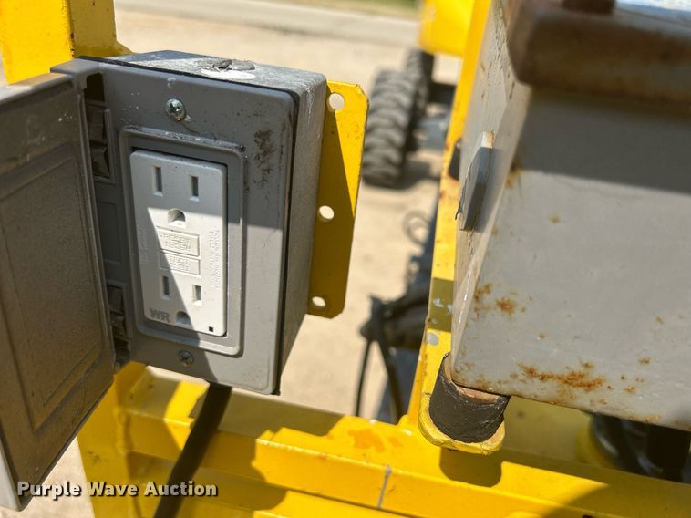 image for item DR4714 2007 Haulotte HB62  boom lift