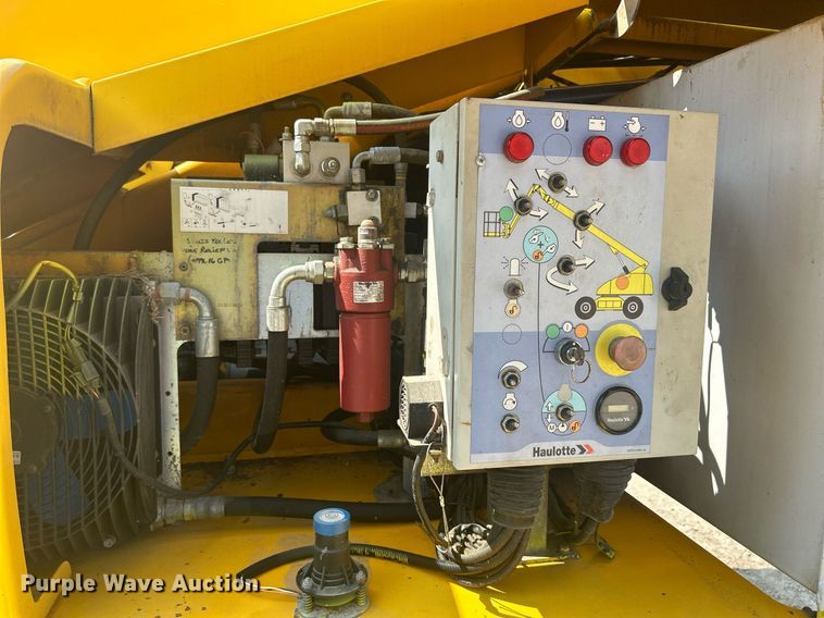 image for item DR4714 2007 Haulotte HB62  boom lift