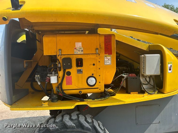 image for item DR4714 2007 Haulotte HB62  boom lift