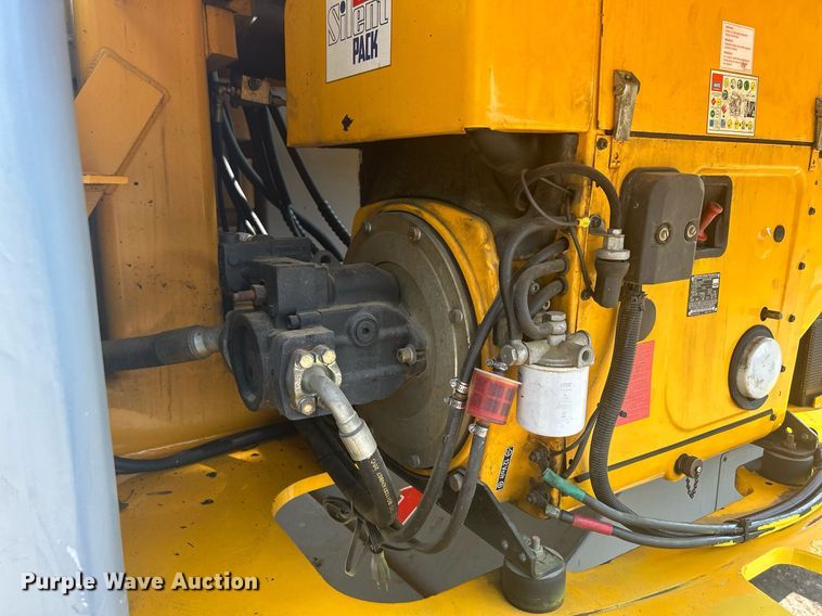 image for item DR4714 2007 Haulotte HB62  boom lift