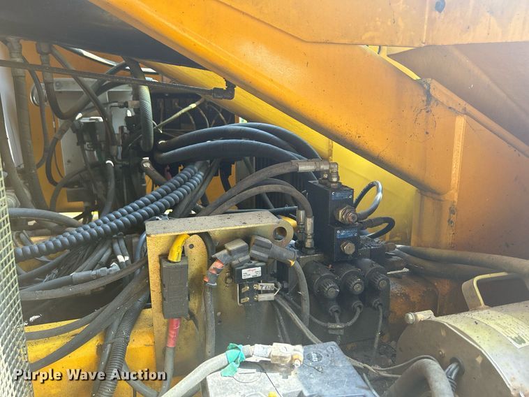 image for item DR4714 2007 Haulotte HB62  boom lift