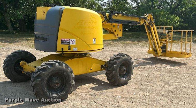 image for item DR4715 2002 Haulotte HA46JRT  boom lift