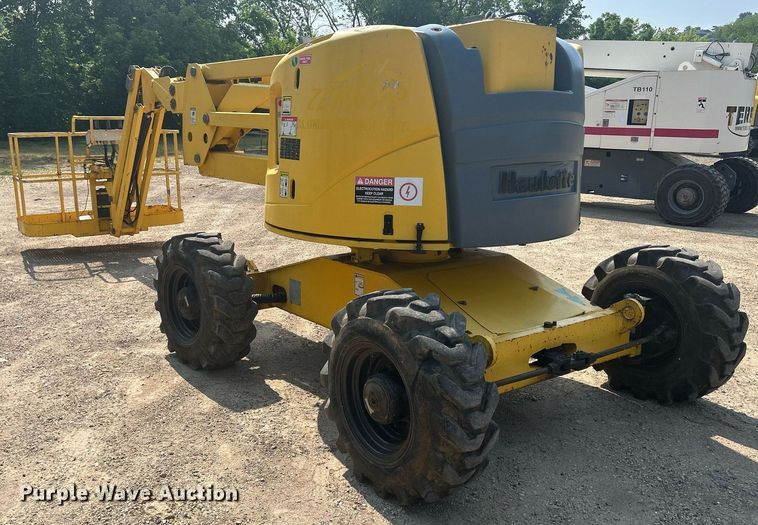 image for item DR4715 2002 Haulotte HA46JRT  boom lift