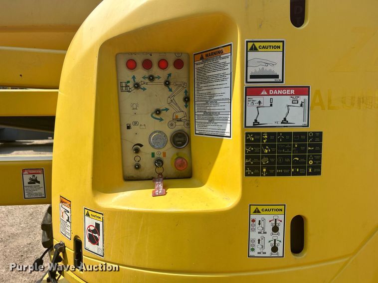 image for item DR4715 2002 Haulotte HA46JRT  boom lift
