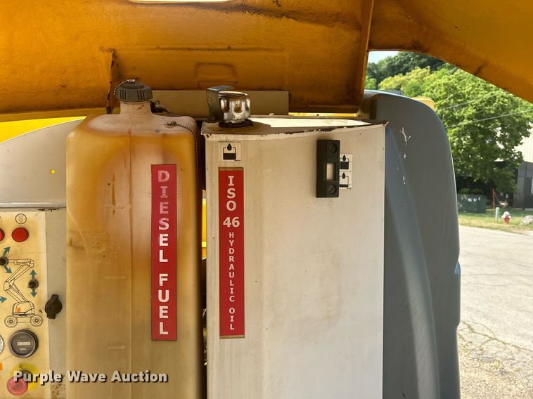 image for item DR4715 2002 Haulotte HA46JRT  boom lift