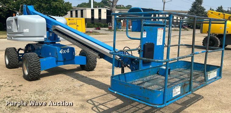 image for item DR4716 2000 Genie S-40  boom lift