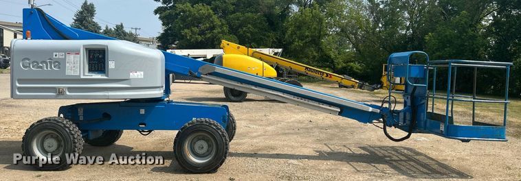 image for item DR4716 2000 Genie S-40  boom lift