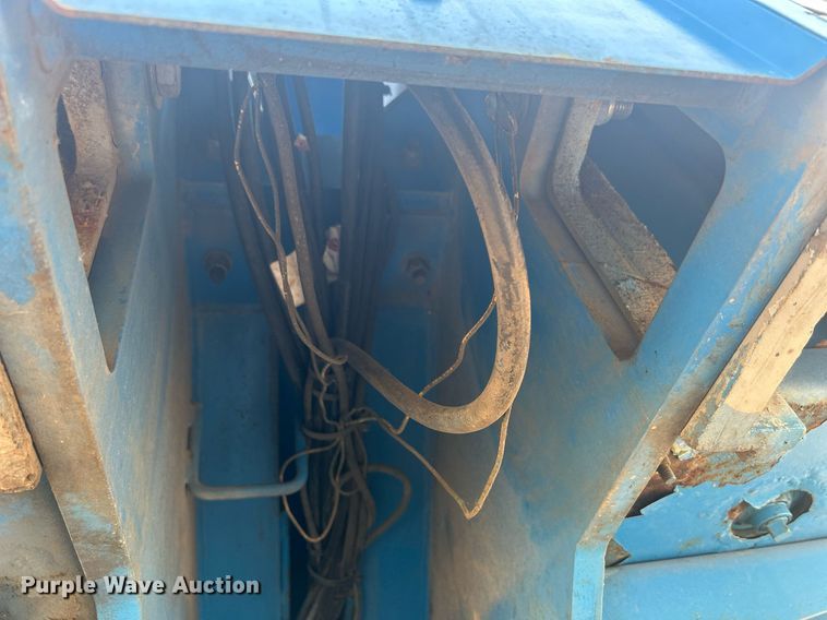 image for item DR4716 2000 Genie S-40  boom lift