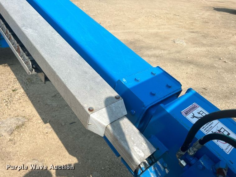image for item DR4716 2000 Genie S-40  boom lift