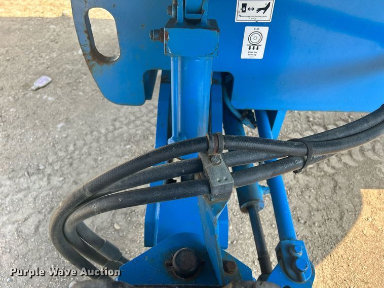 image for item DR4716 2000 Genie S-40  boom lift