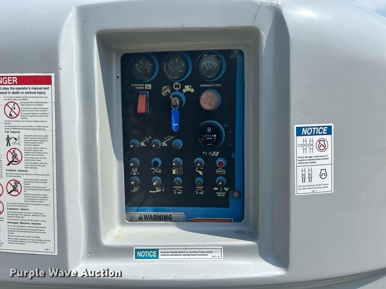 image for item DR4716 2000 Genie S-40  boom lift