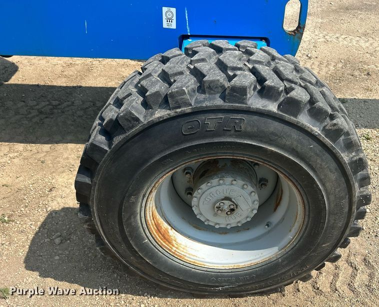 image for item DR4716 2000 Genie S-40  boom lift