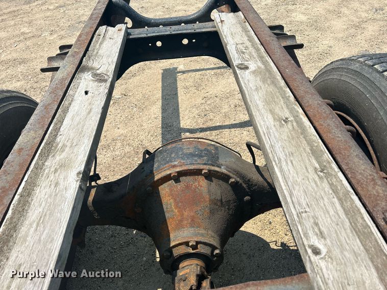 image for item DR4717 1999 International 4700  truck cab and chassis