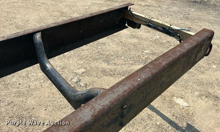 image for item DR4717 1999 International 4700  truck cab and chassis