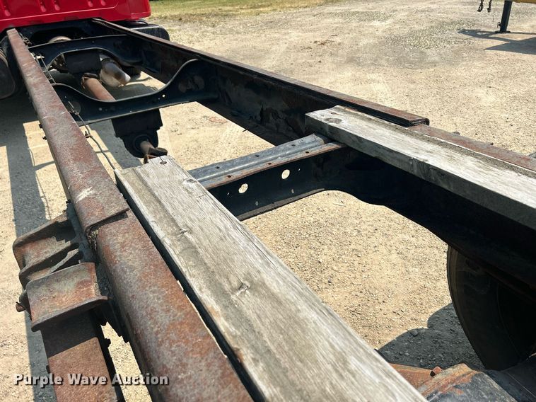 image for item DR4717 1999 International 4700  truck cab and chassis