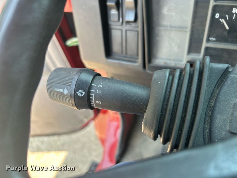 image for item DR4717 1999 International 4700  truck cab and chassis