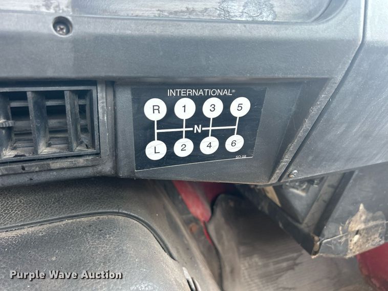 image for item DR4717 1999 International 4700  truck cab and chassis